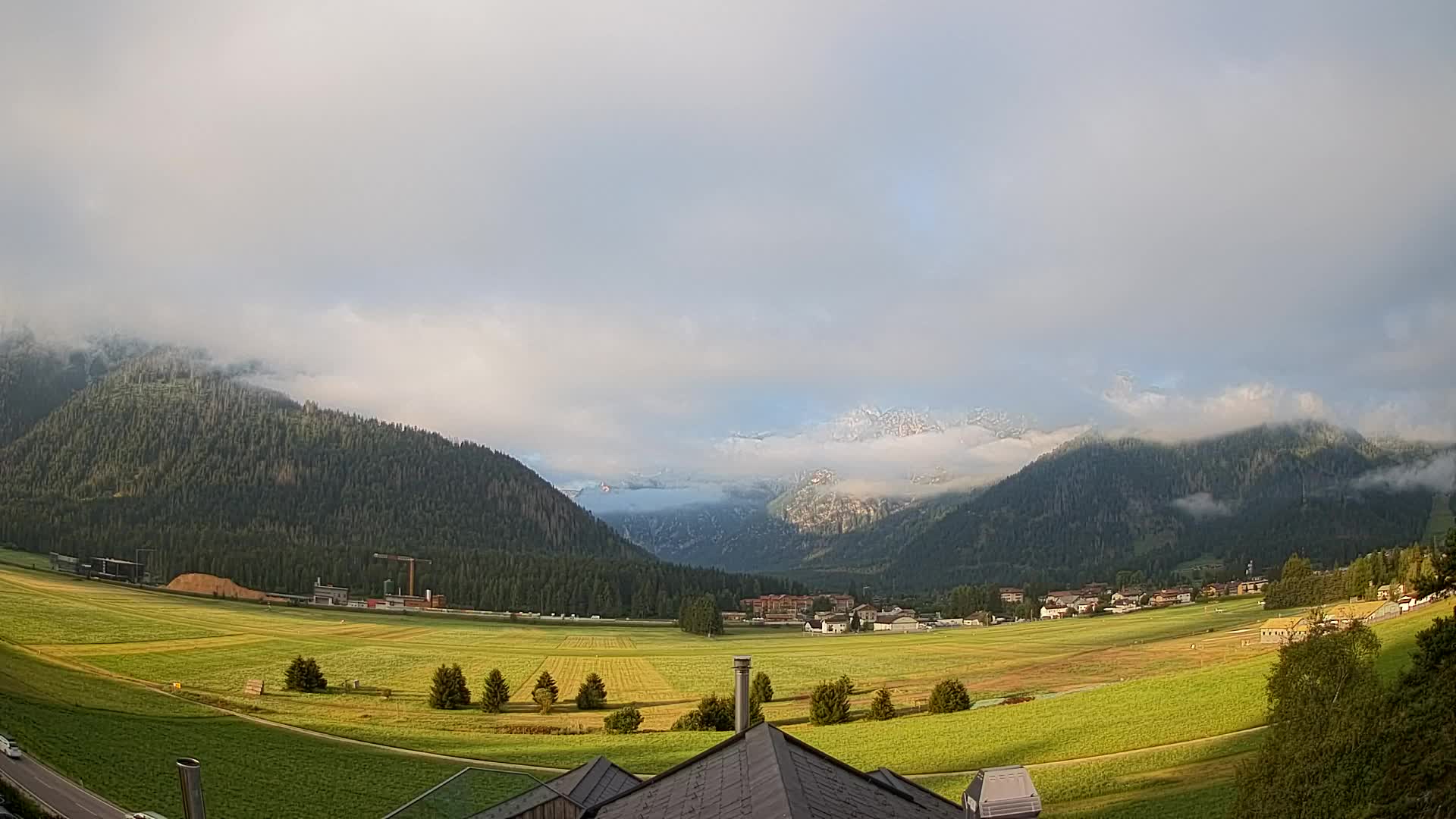 Web kamera Toblach Dolomiti – Pogled s Hotela Rosengarten