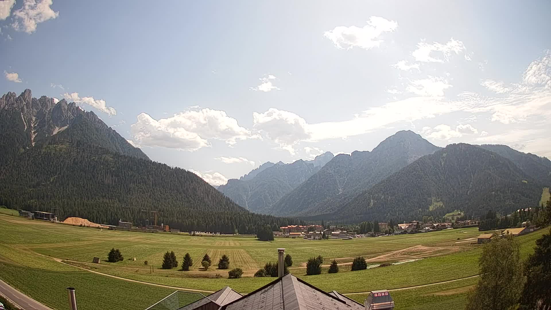 Webcam Toblach Dolomites – View from Hotel Rosengarten