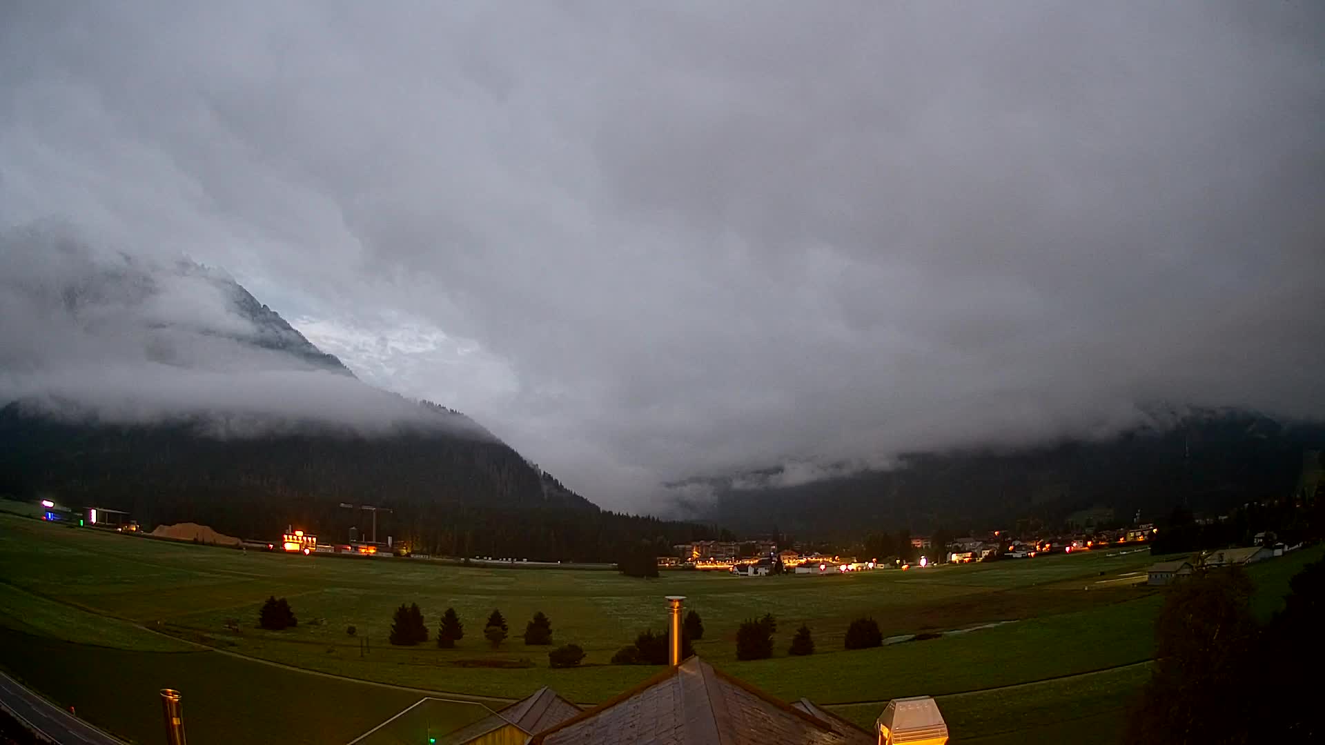 Spletna kamera Toblach Dolomiti – Pogled iz hotela Rosengarten