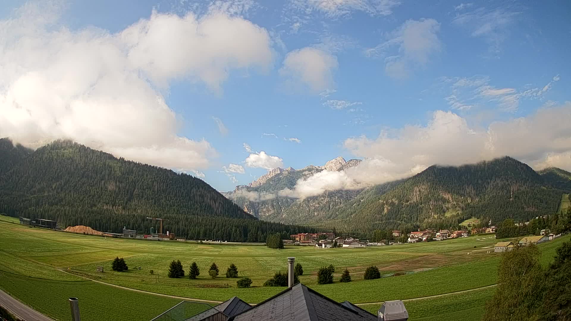 Spletna kamera Toblach Dolomiti – Pogled iz hotela Rosengarten