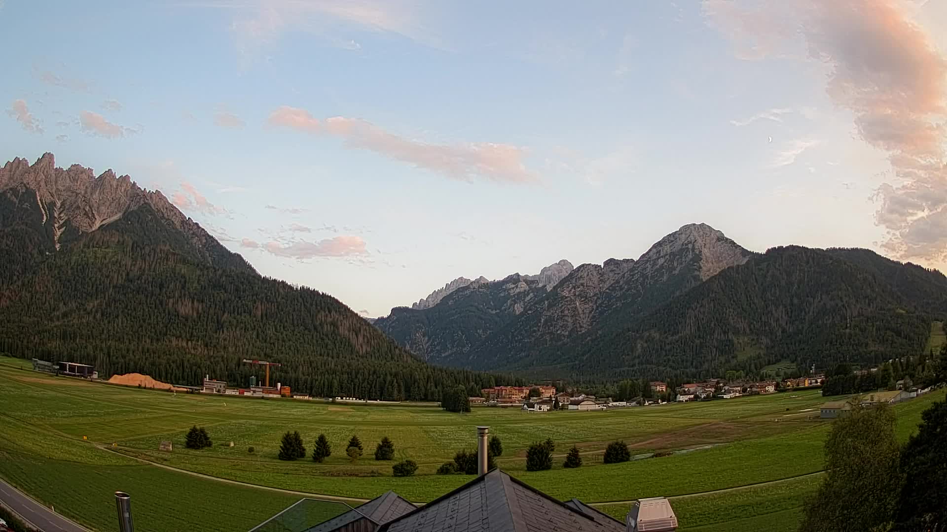 Spletna kamera Toblach Dolomiti – Pogled iz hotela Rosengarten