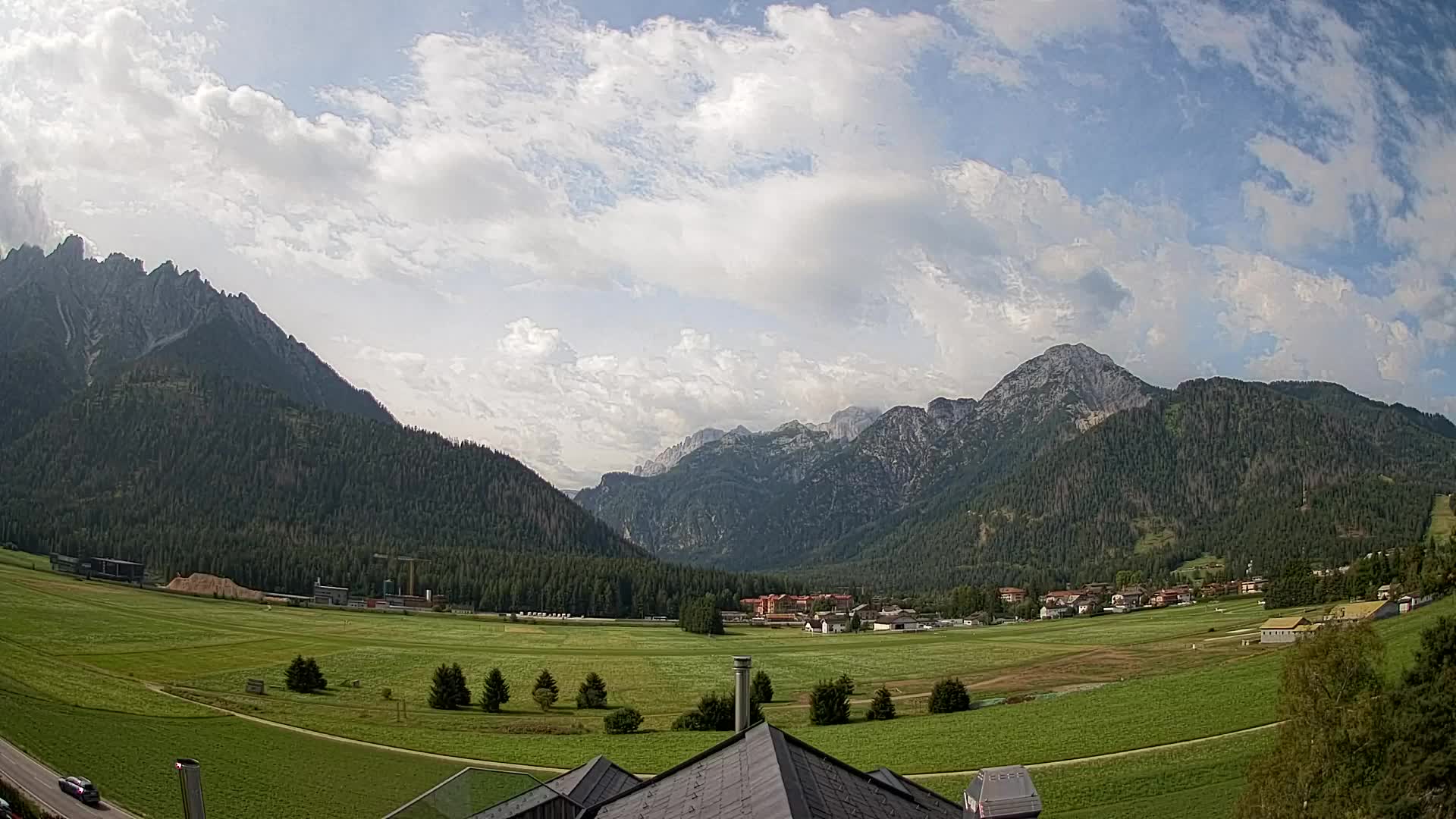 Web kamera Toblach Dolomiti – Pogled s Hotela Rosengarten