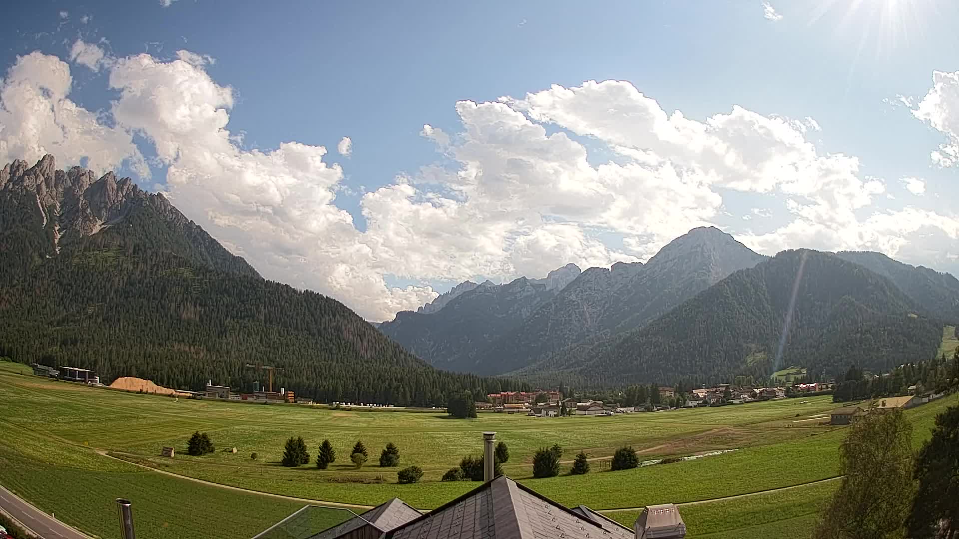 Web kamera Toblach Dolomiti – Pogled s Hotela Rosengarten