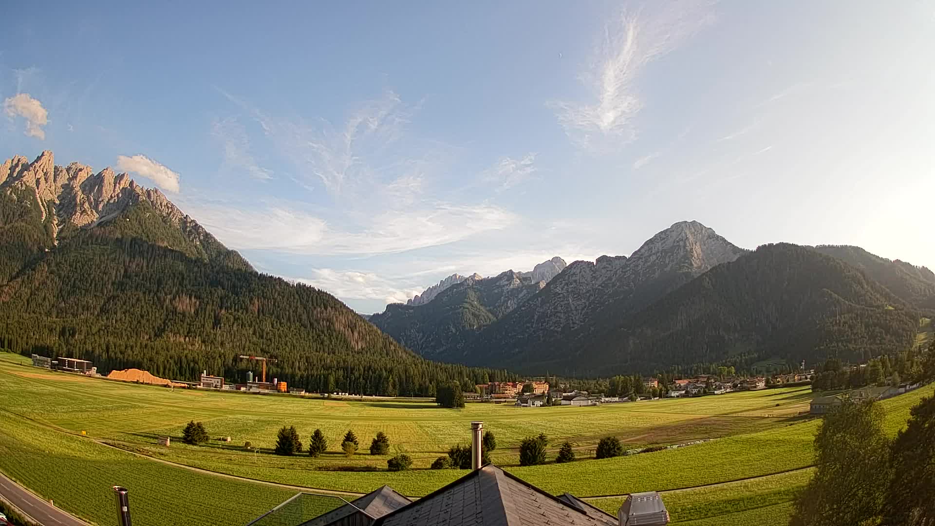 Web kamera Toblach Dolomiti – Pogled s Hotela Rosengarten