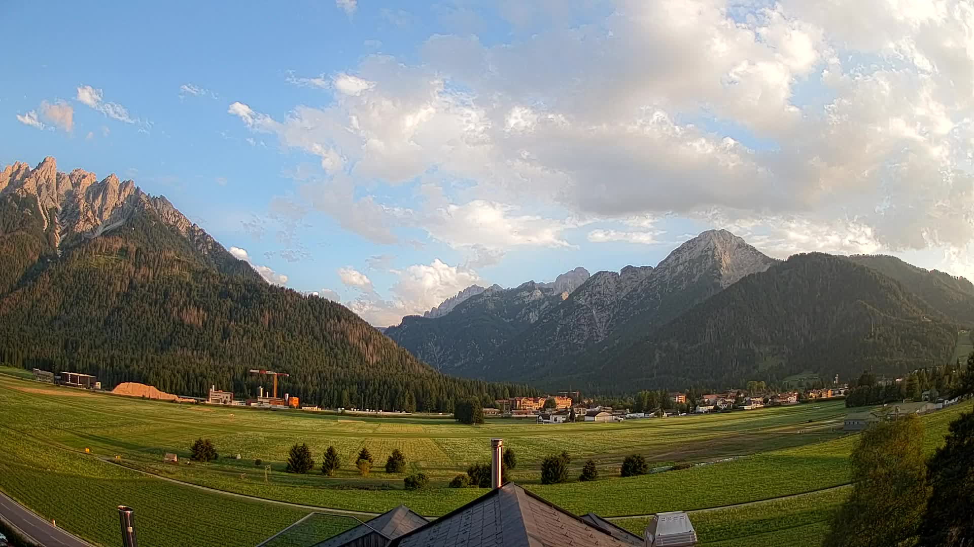 Web kamera Toblach Dolomiti – Pogled s Hotela Rosengarten