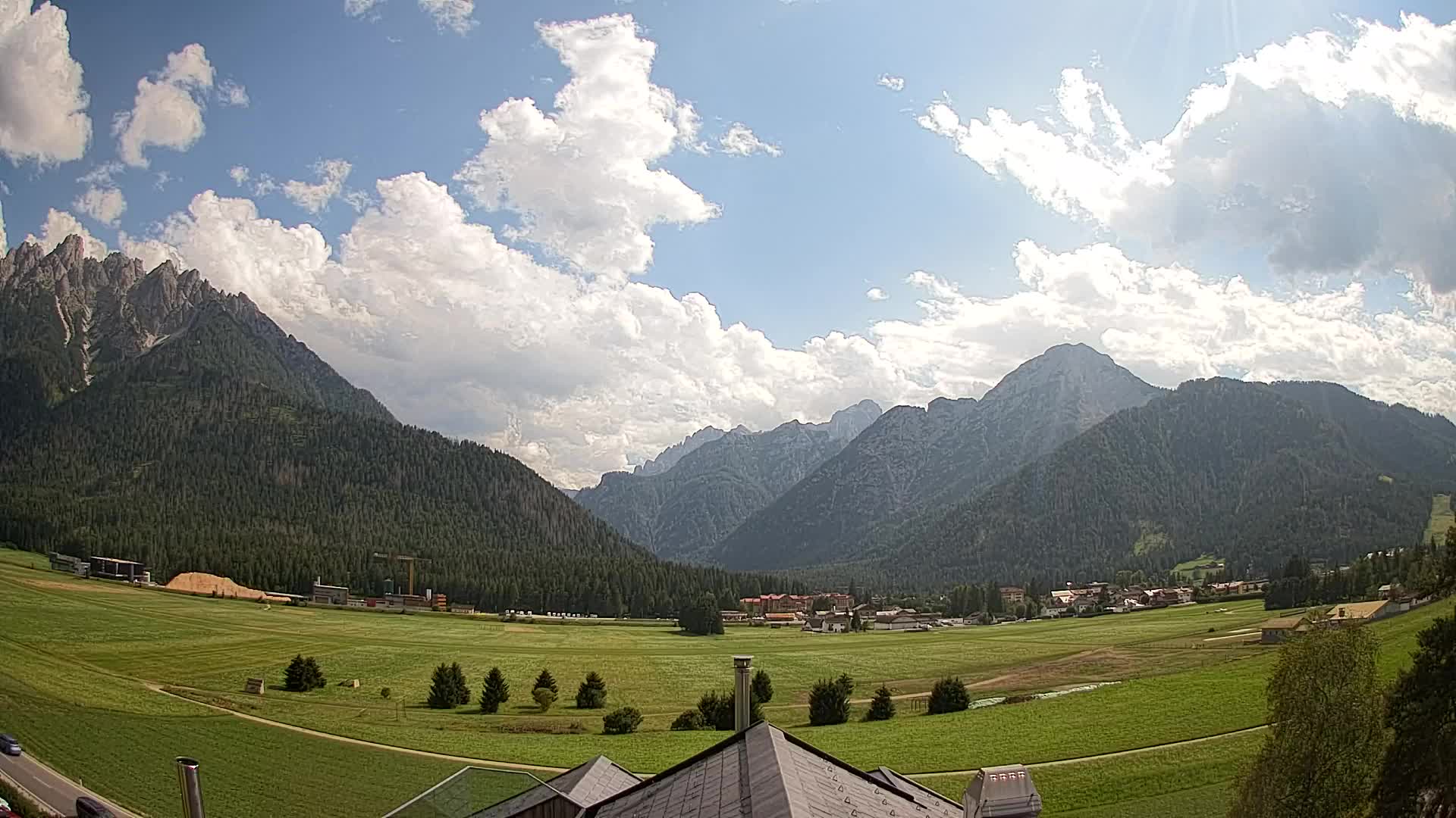 Spletna kamera Toblach Dolomiti – Pogled iz hotela Rosengarten