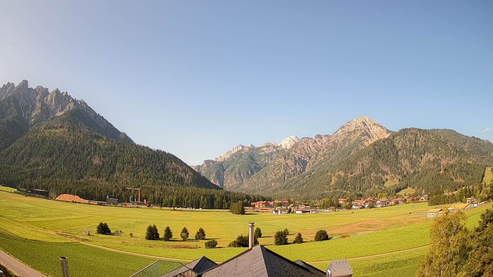 Web kamera Toblach Dolomiti – Pogled s Hotela Rosengarten