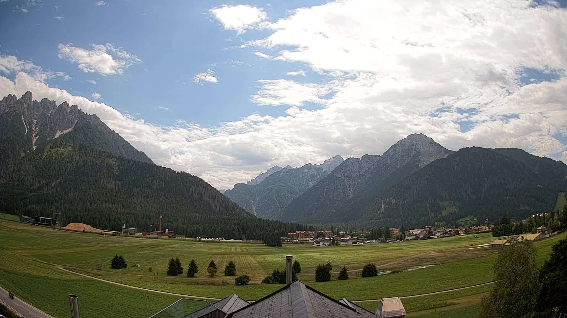 Webcam Toblach Dolomites – View from Hotel Rosengarten