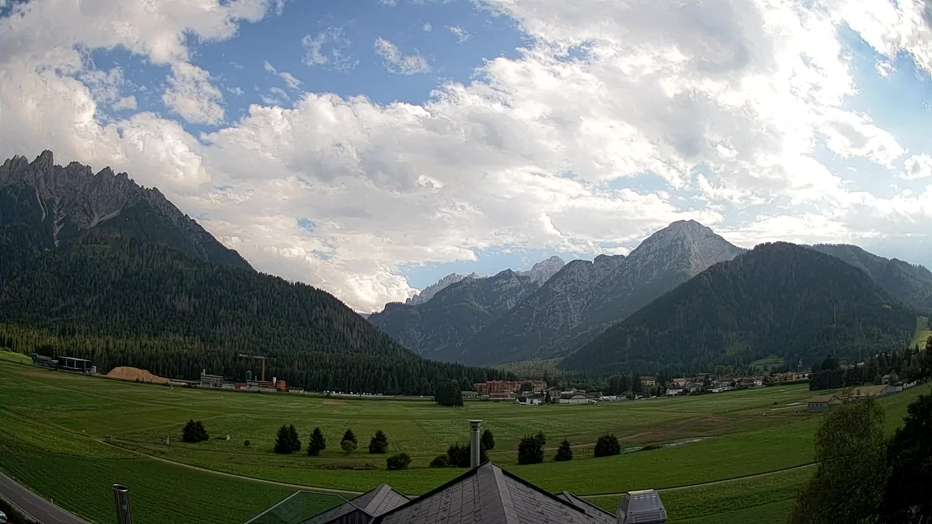 Web kamera Toblach Dolomiti – Pogled s Hotela Rosengarten