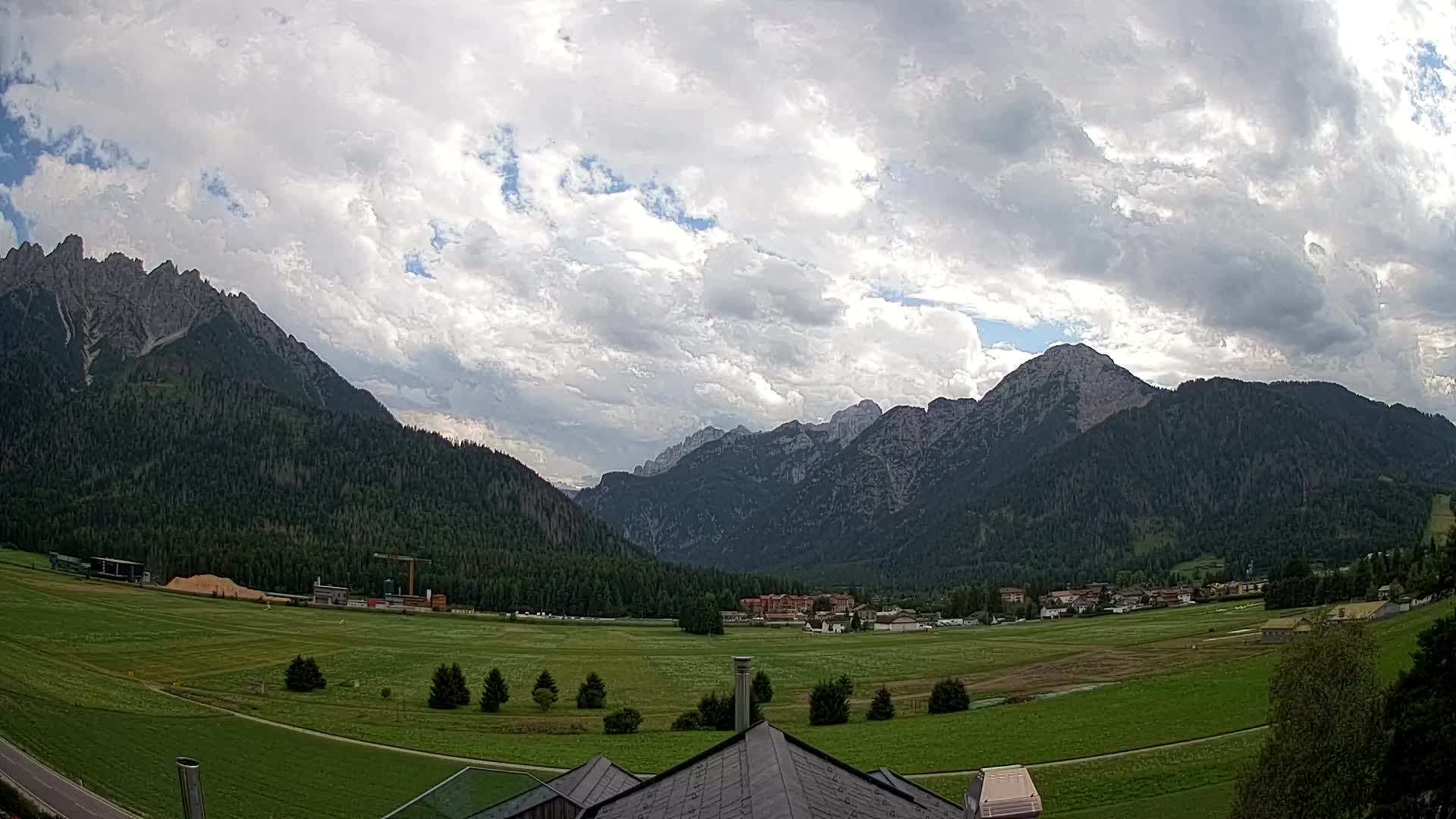 Webcam Toblach Dolomites – View from Hotel Rosengarten