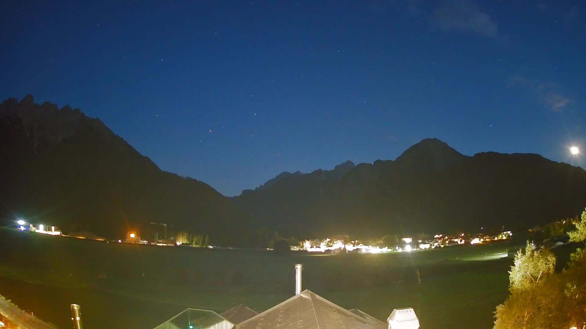 Spletna kamera Toblach Dolomiti – Pogled iz hotela Rosengarten