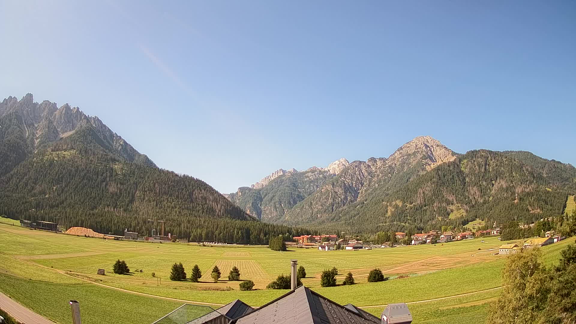 Spletna kamera Toblach Dolomiti – Pogled iz hotela Rosengarten