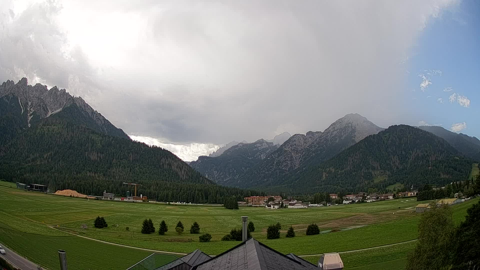 Web kamera Toblach Dolomiti – Pogled s Hotela Rosengarten