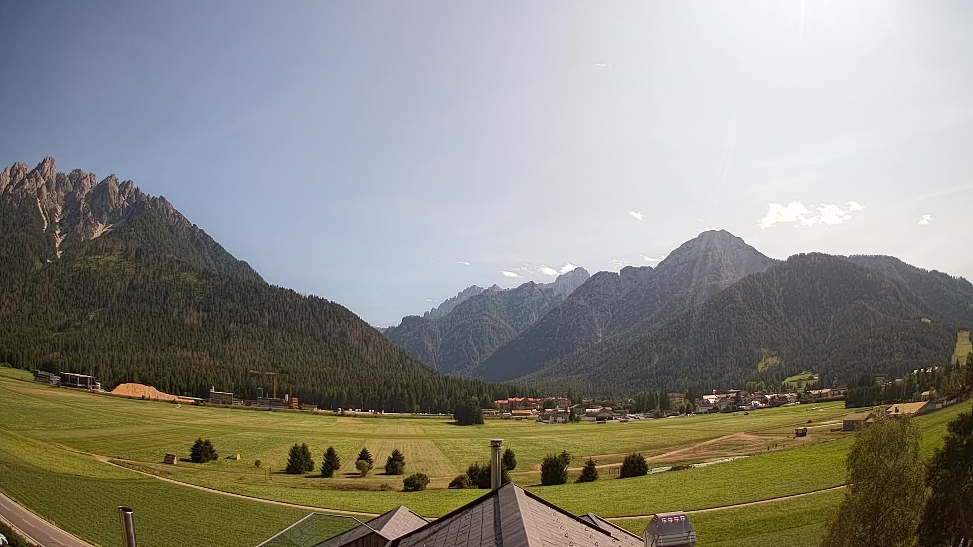 Spletna kamera Toblach Dolomiti – Pogled iz hotela Rosengarten