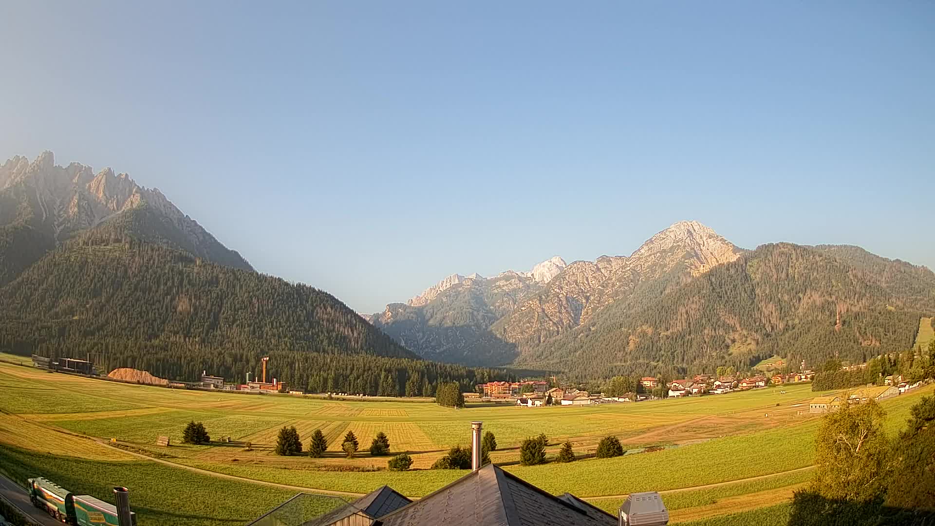Webcam Toblach Dolomites – View from Hotel Rosengarten