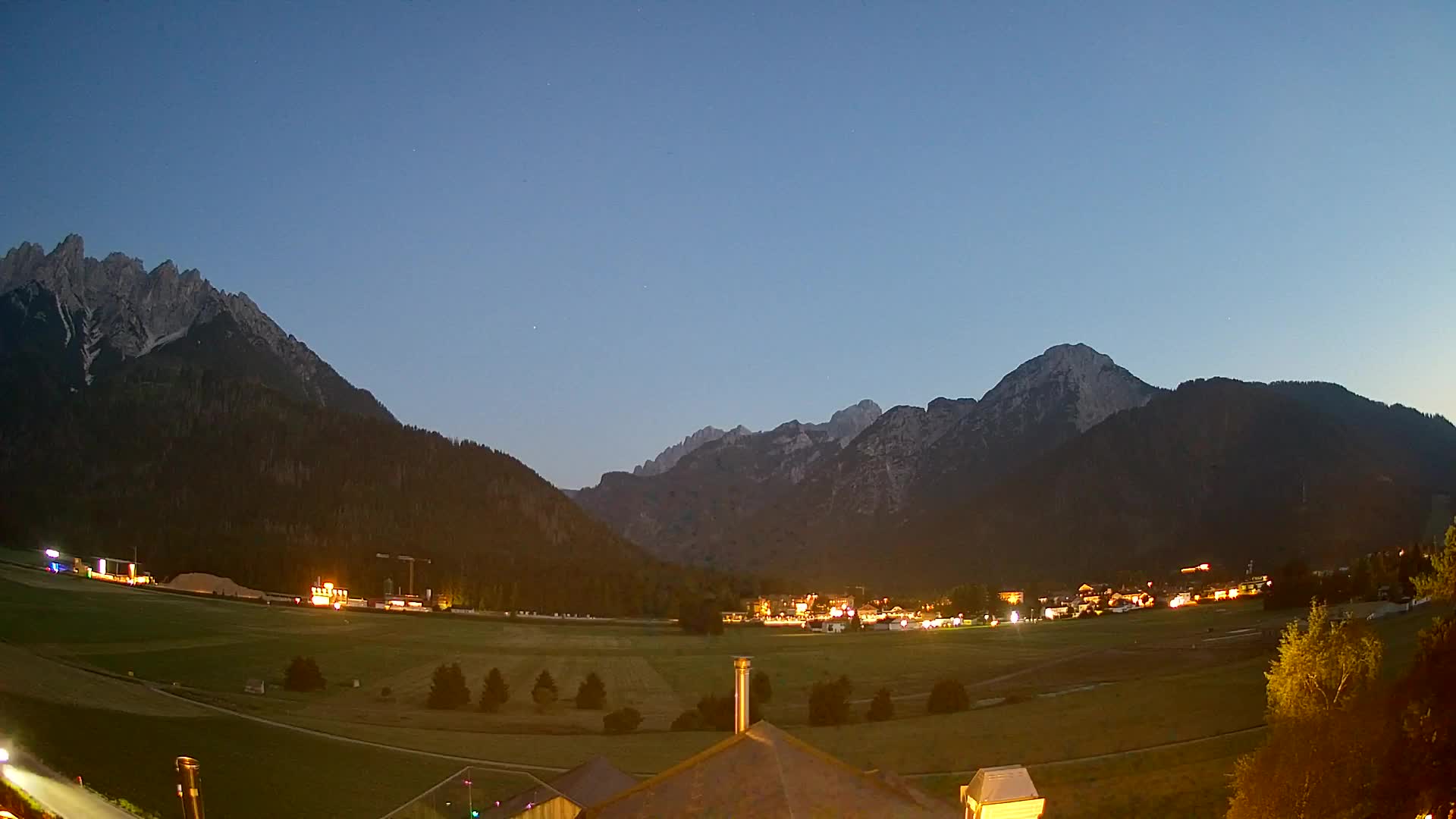 Web kamera Toblach Dolomiti – Pogled s Hotela Rosengarten