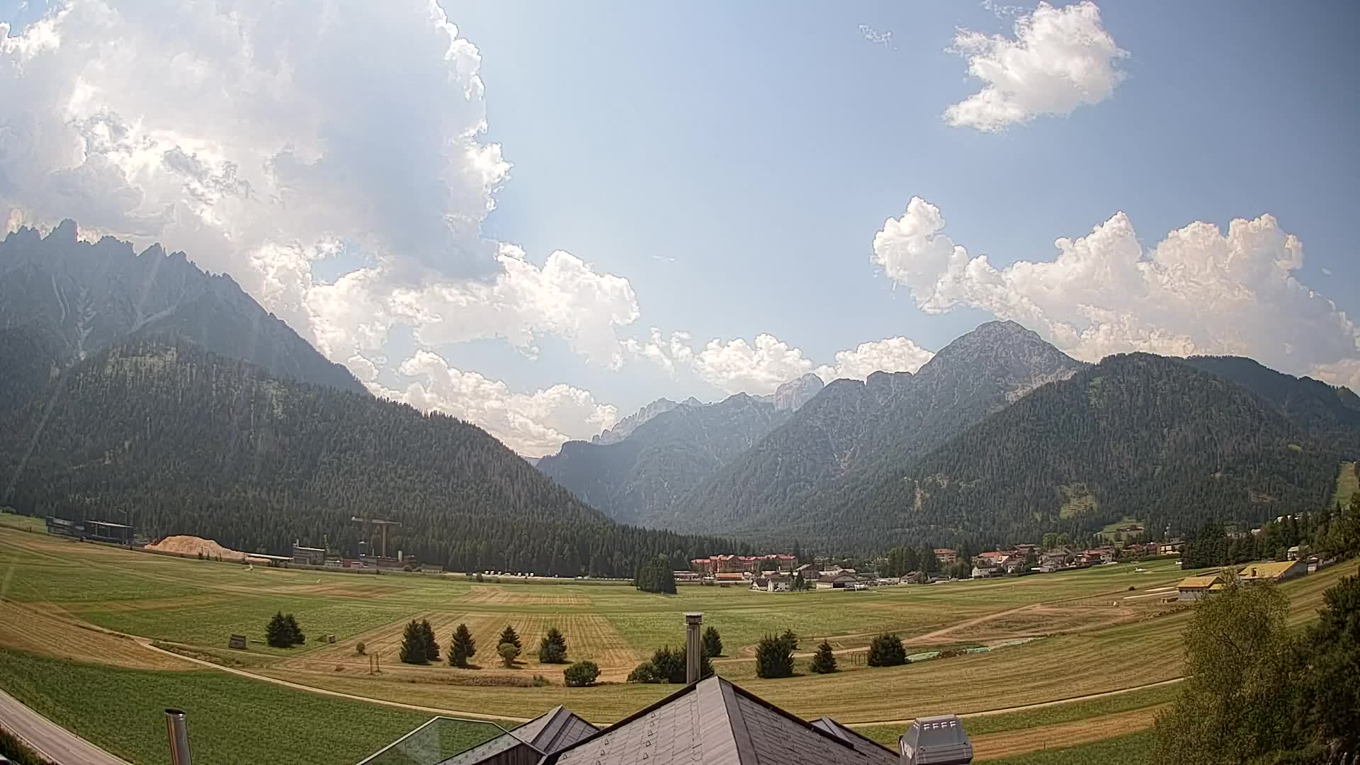 Spletna kamera Toblach Dolomiti – Pogled iz hotela Rosengarten