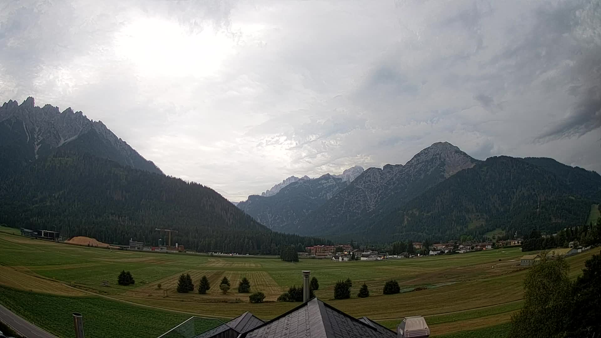 Web kamera Toblach Dolomiti – Pogled s Hotela Rosengarten
