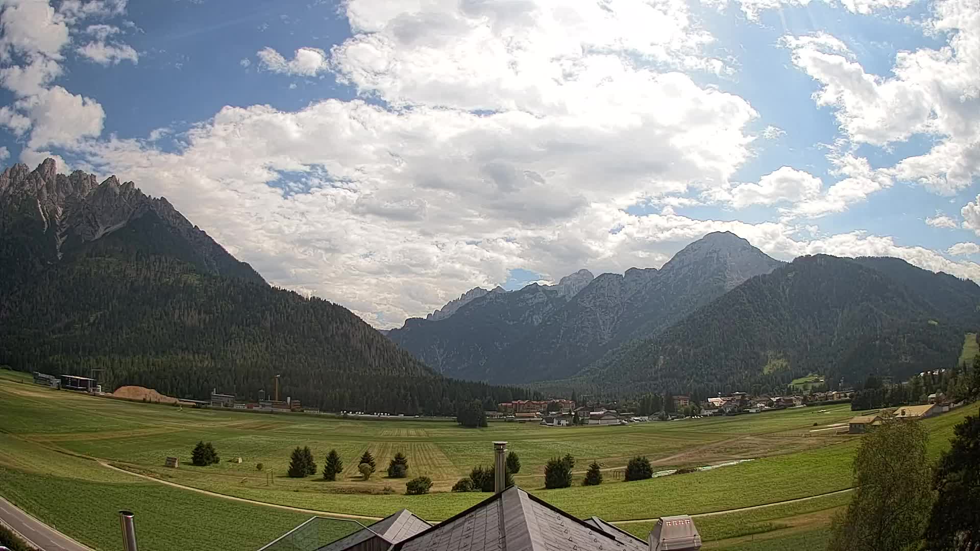 Webcam Toblach Dolomites – View from Hotel Rosengarten
