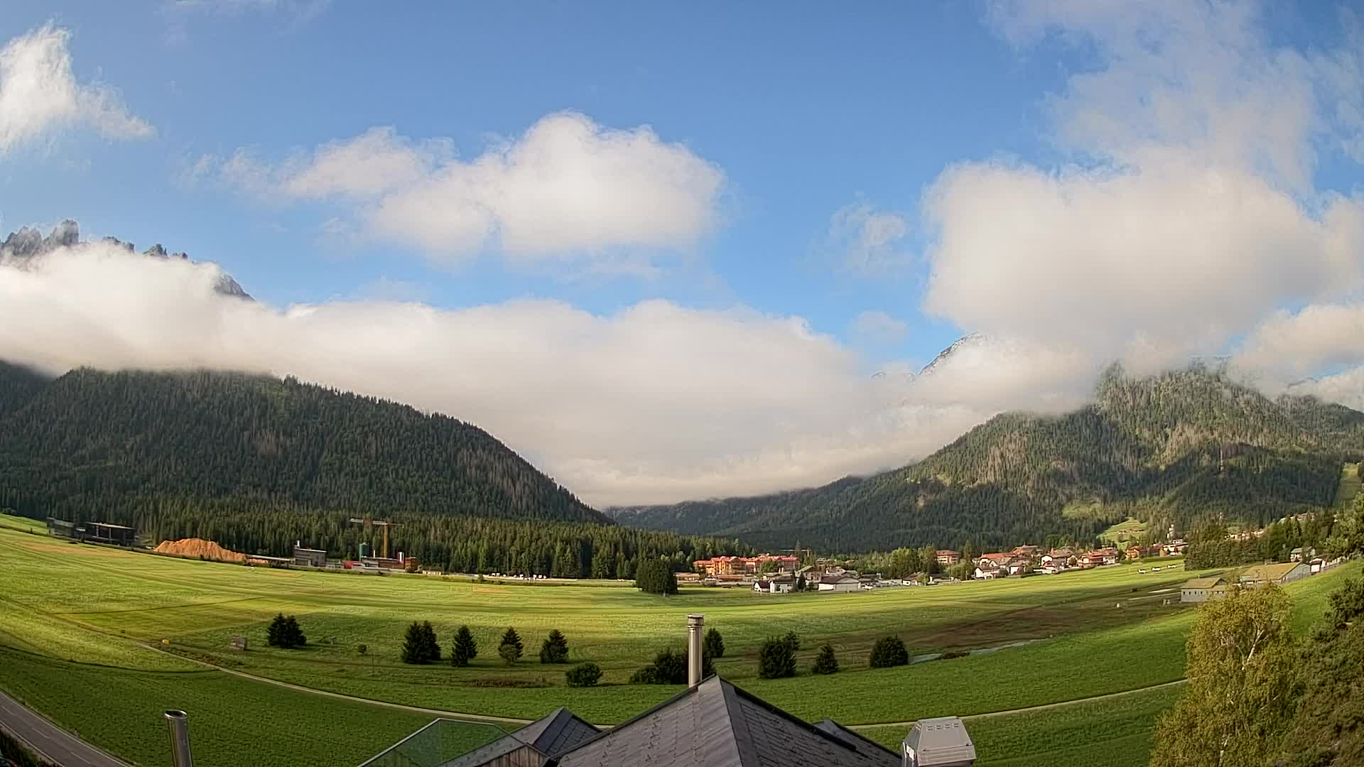 Webcam Toblach Dolomites – View from Hotel Rosengarten