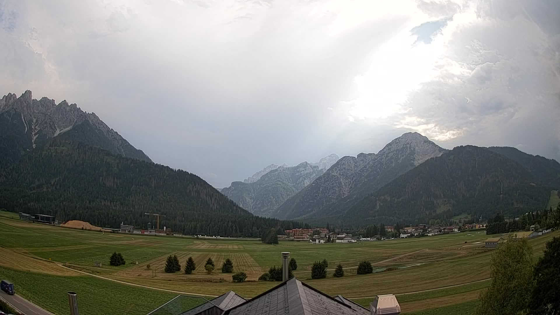Spletna kamera Toblach Dolomiti – Pogled iz hotela Rosengarten