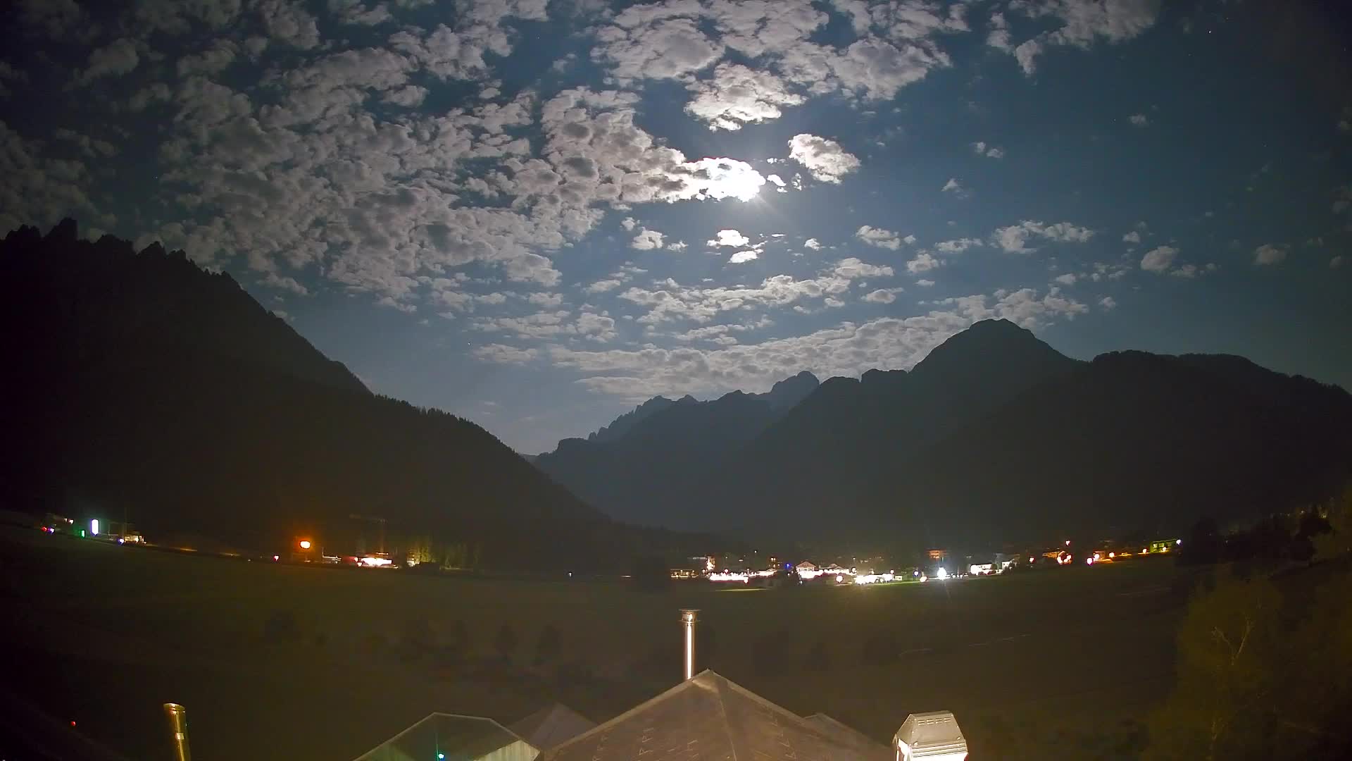 Web kamera Toblach Dolomiti – Pogled s Hotela Rosengarten