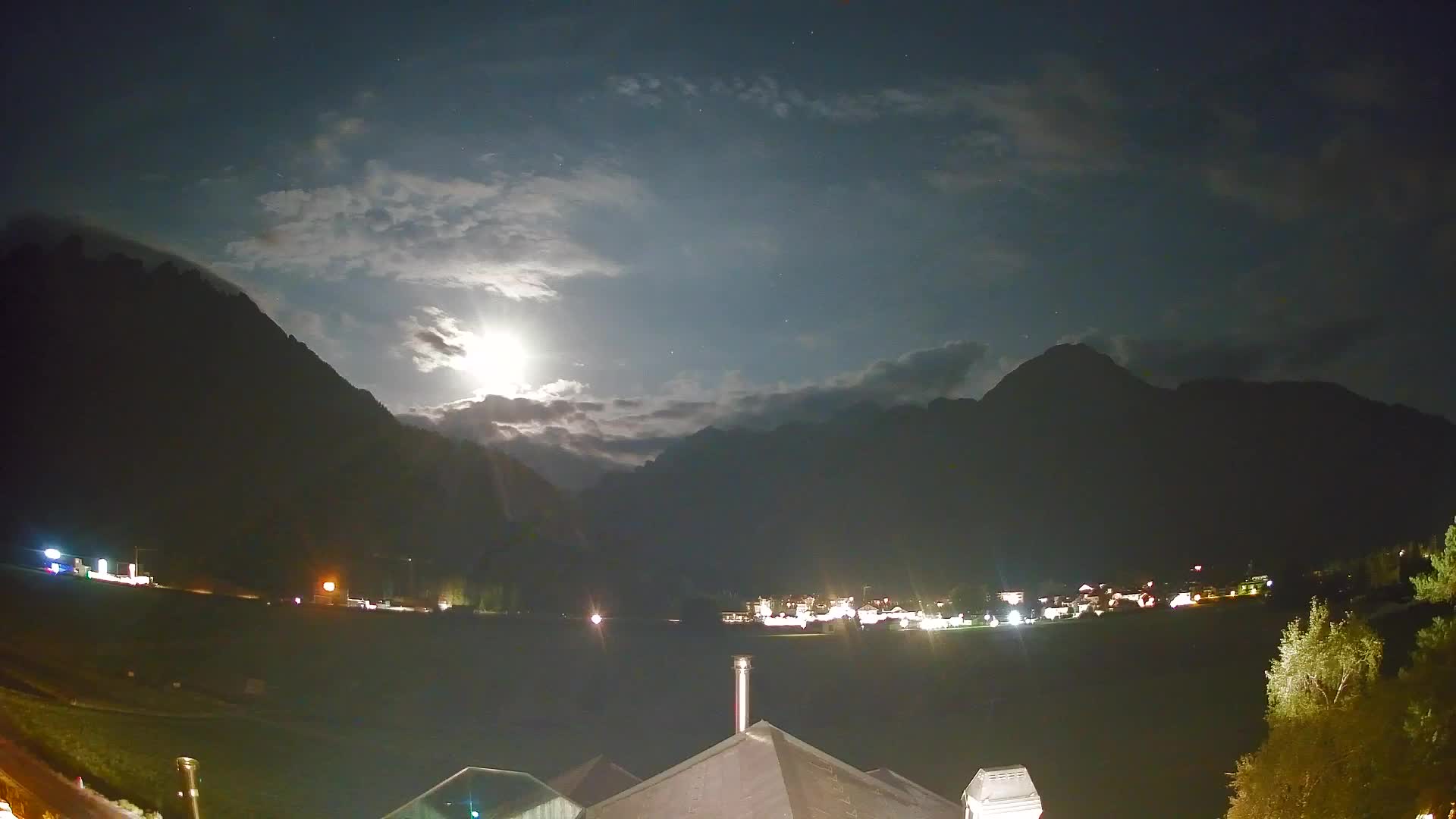 Web kamera Toblach Dolomiti – Pogled s Hotela Rosengarten