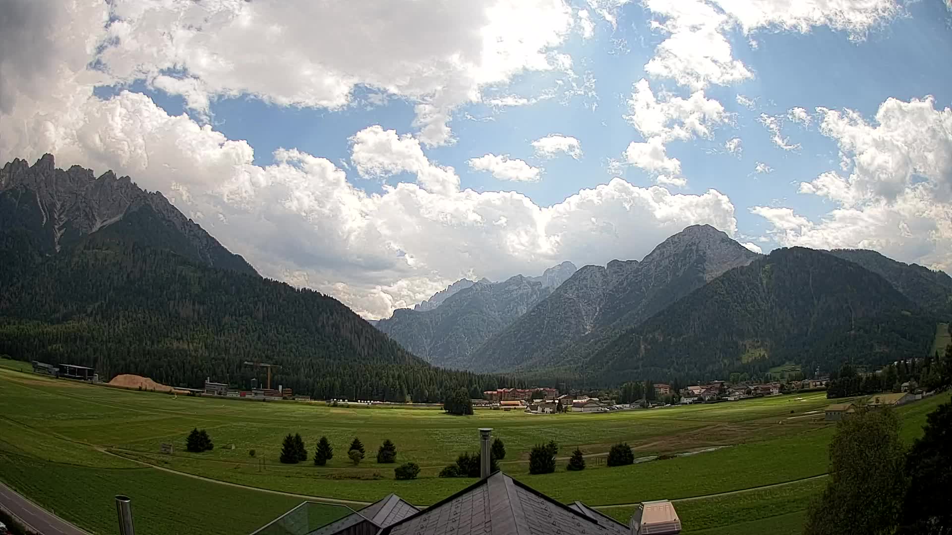 Spletna kamera Toblach Dolomiti – Pogled iz hotela Rosengarten