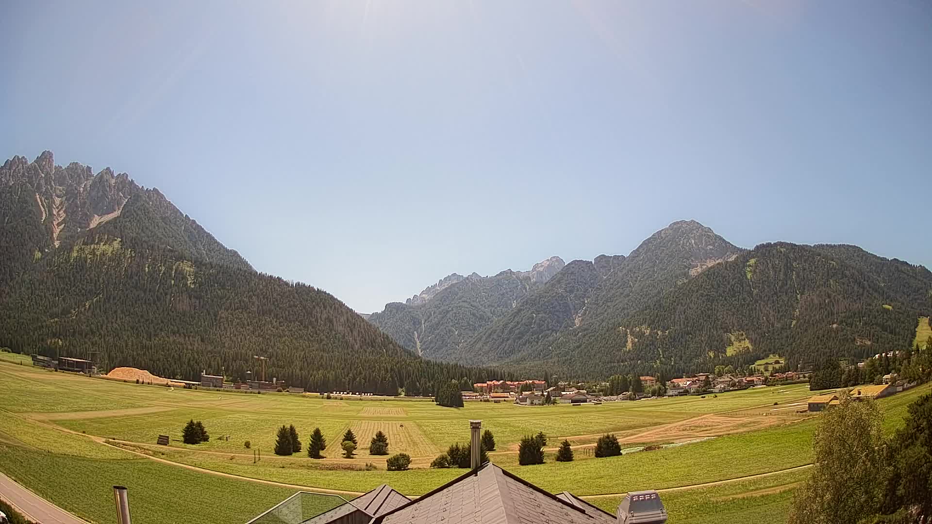 Web kamera Toblach Dolomiti – Pogled s Hotela Rosengarten