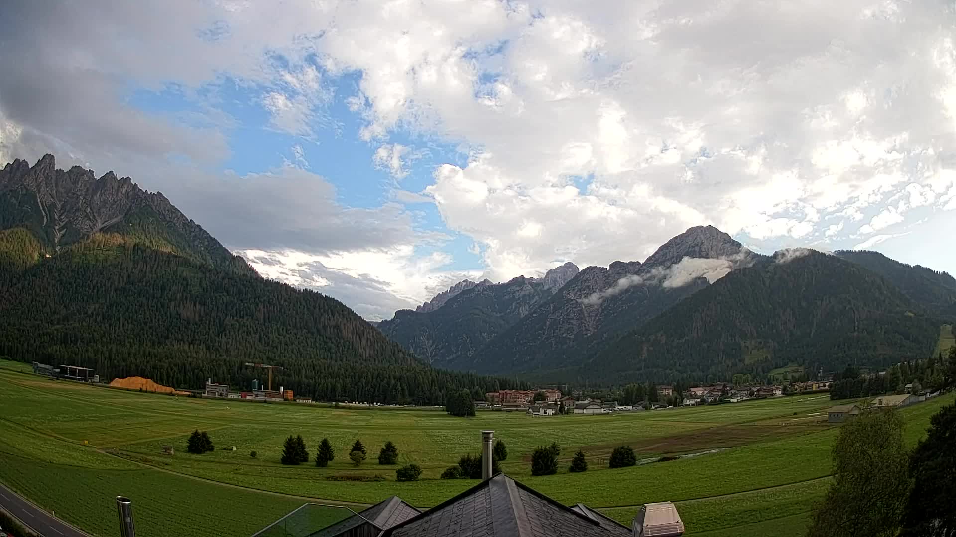 Webcam Toblach Dolomites – View from Hotel Rosengarten