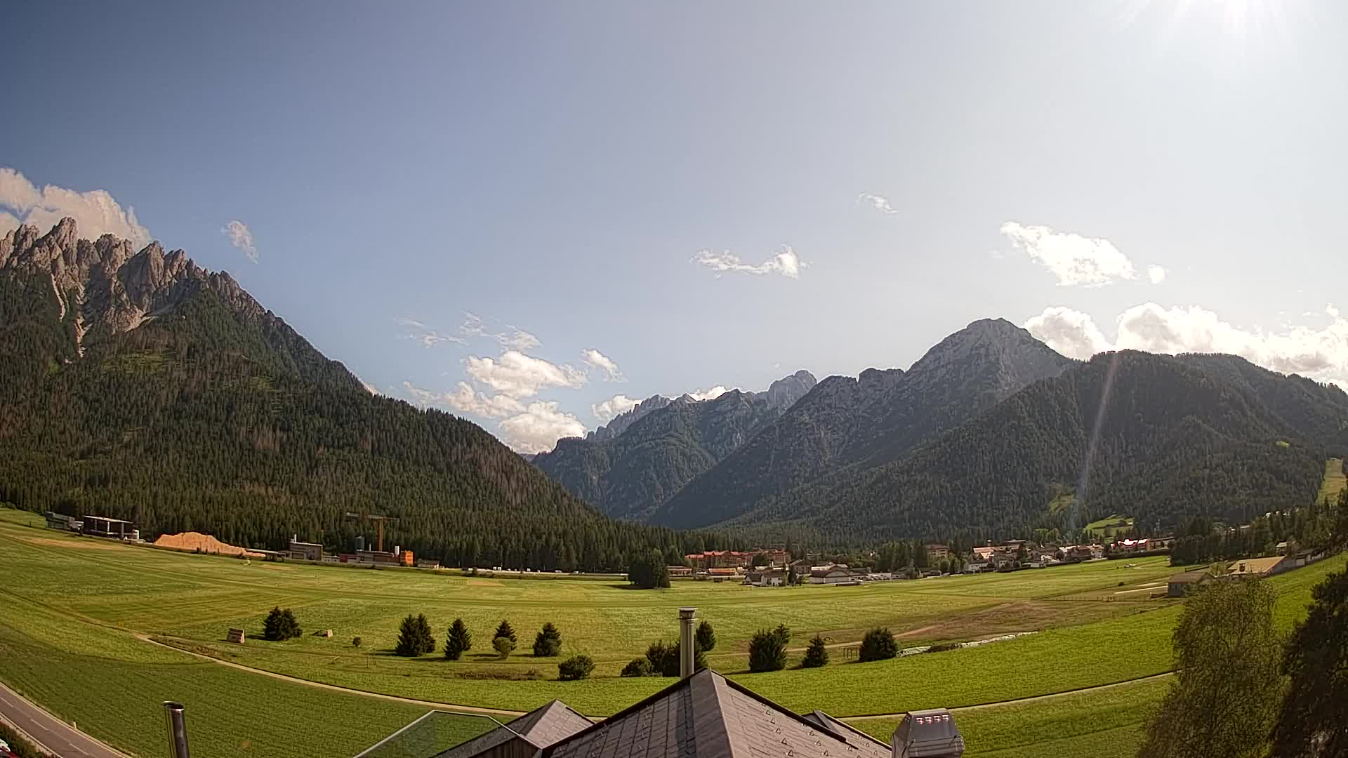 Web kamera Toblach Dolomiti – Pogled s Hotela Rosengarten
