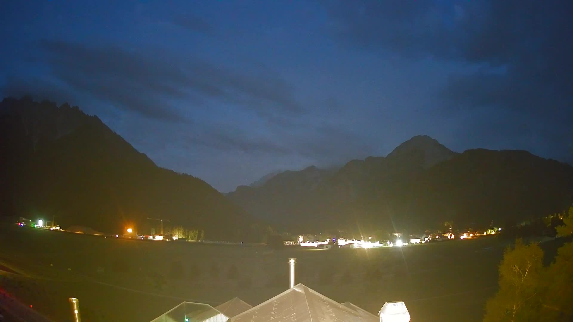 Spletna kamera Toblach Dolomiti – Pogled iz hotela Rosengarten