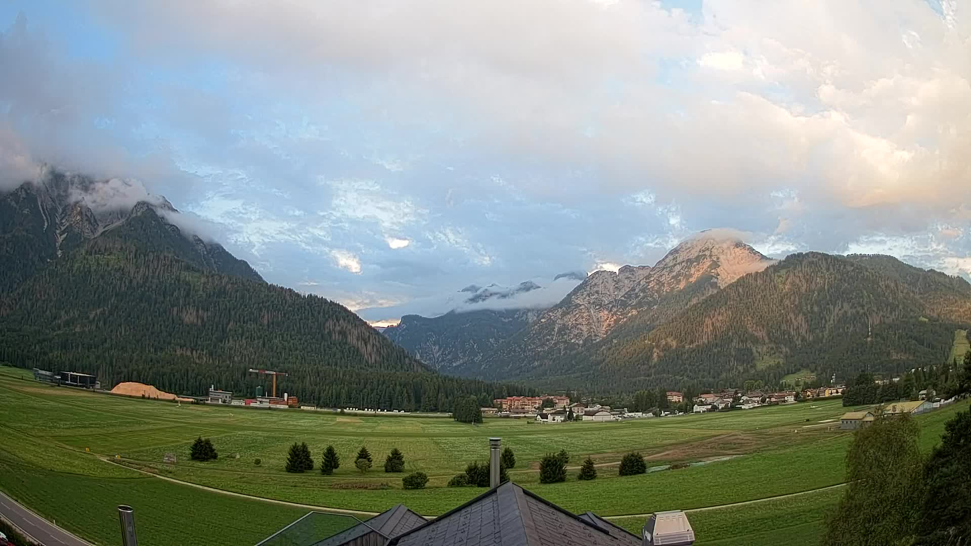 Webcam Toblach Dolomites – View from Hotel Rosengarten