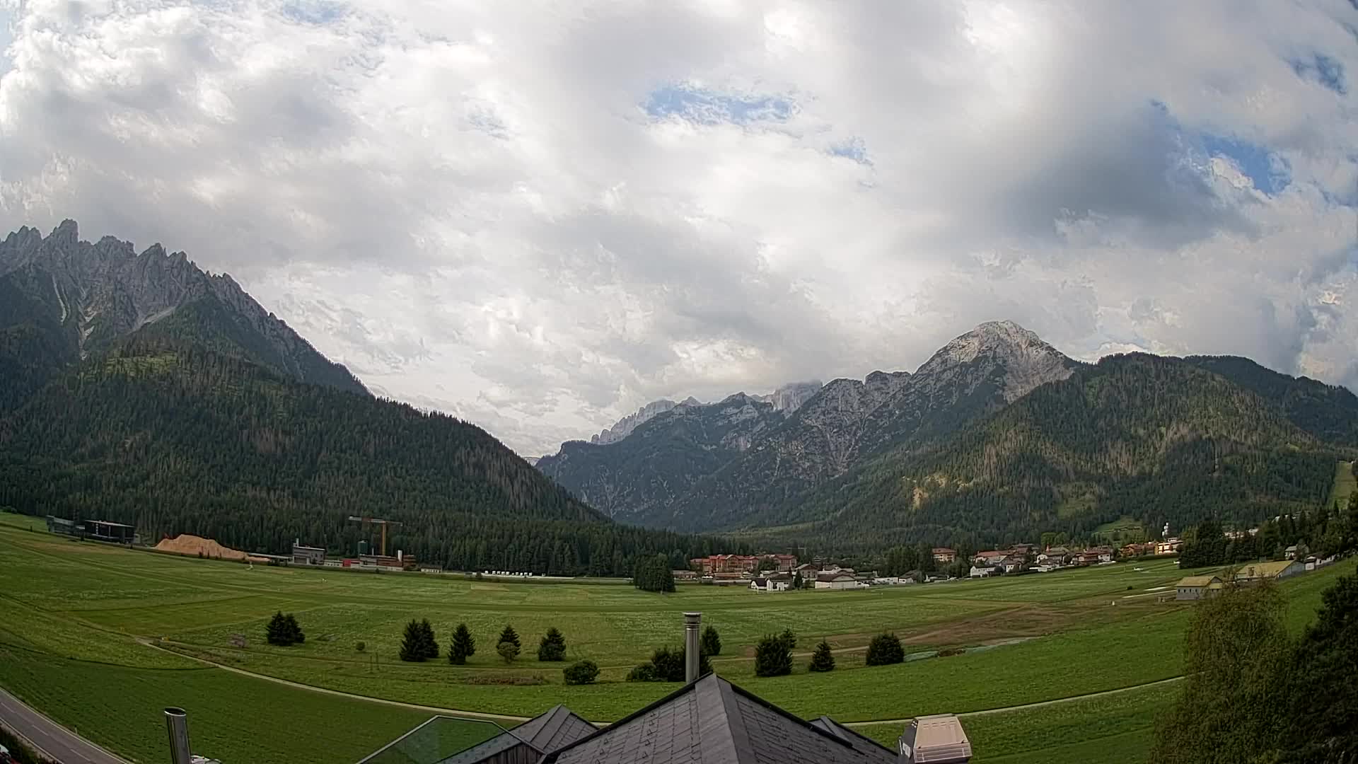Webcam Toblach Dolomites – View from Hotel Rosengarten
