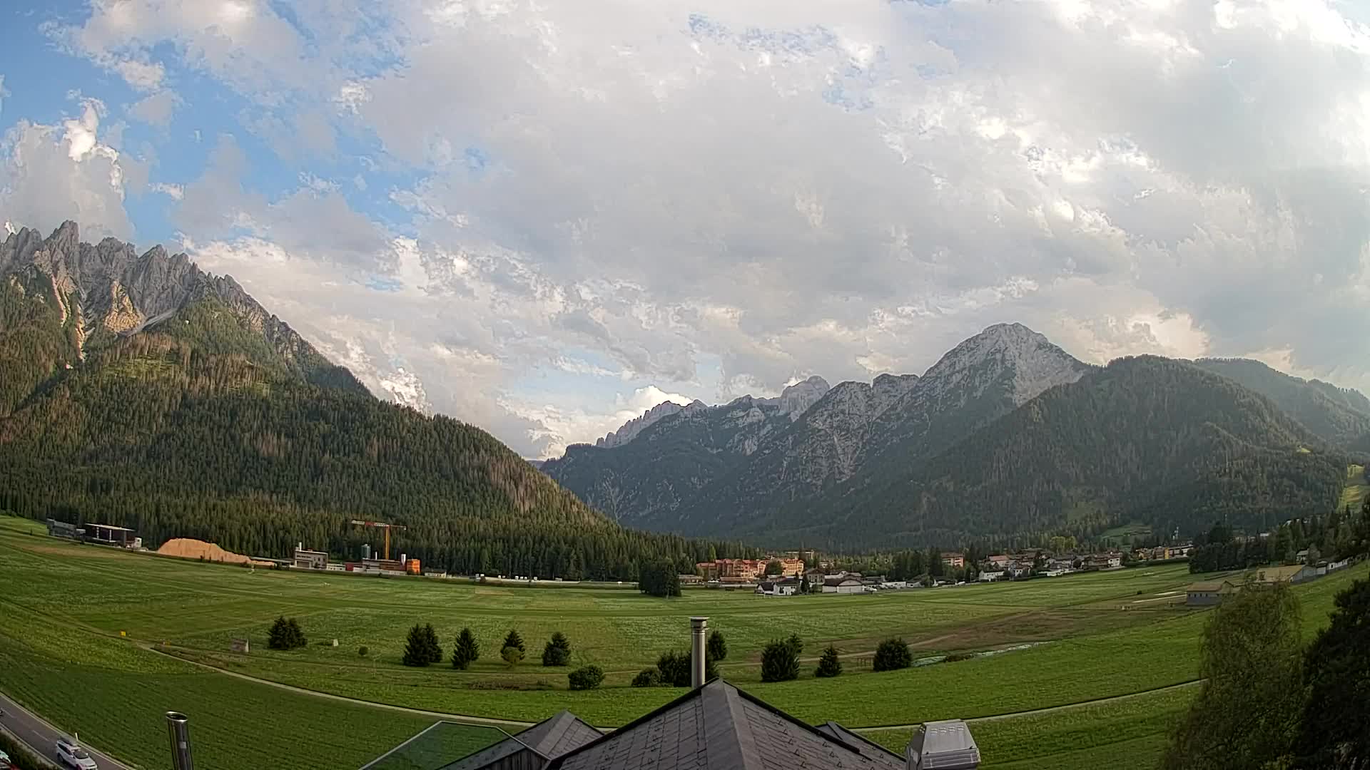 Spletna kamera Toblach Dolomiti – Pogled iz hotela Rosengarten