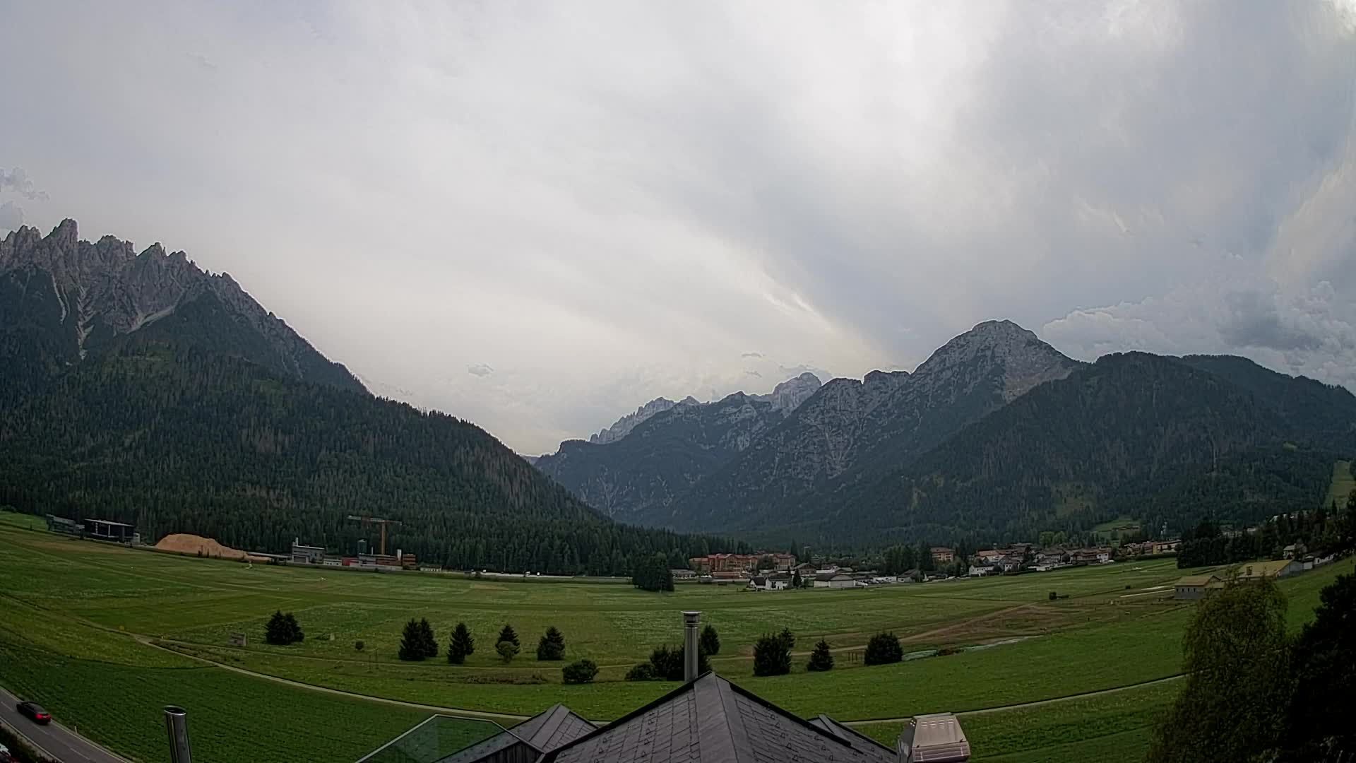 Web kamera Toblach Dolomiti – Pogled s Hotela Rosengarten