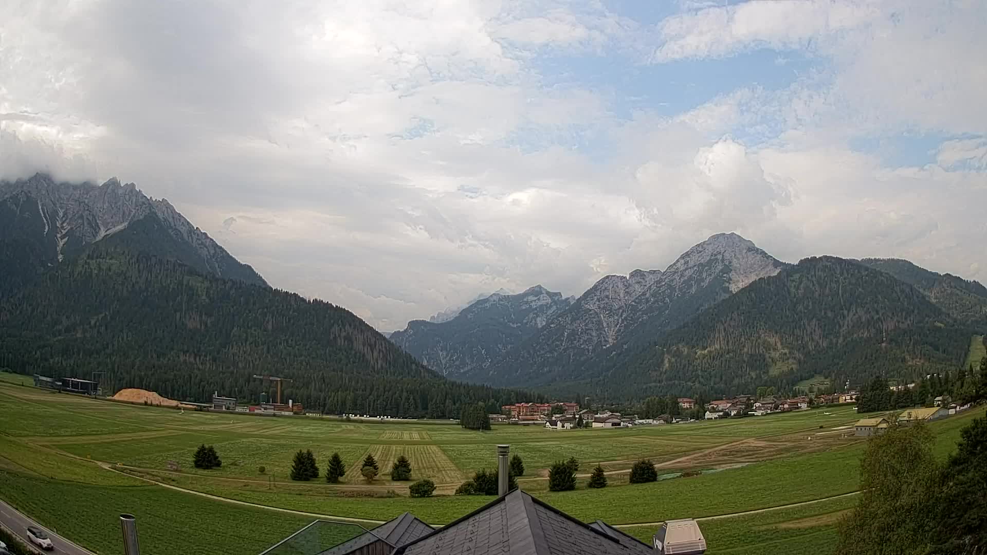 Spletna kamera Toblach Dolomiti – Pogled iz hotela Rosengarten