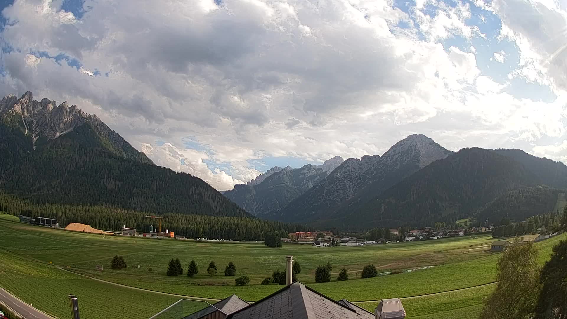 Spletna kamera Toblach Dolomiti – Pogled iz hotela Rosengarten