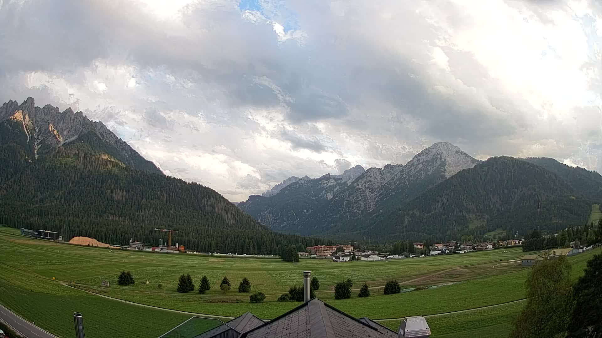 Webcam Toblach Dolomites – View from Hotel Rosengarten