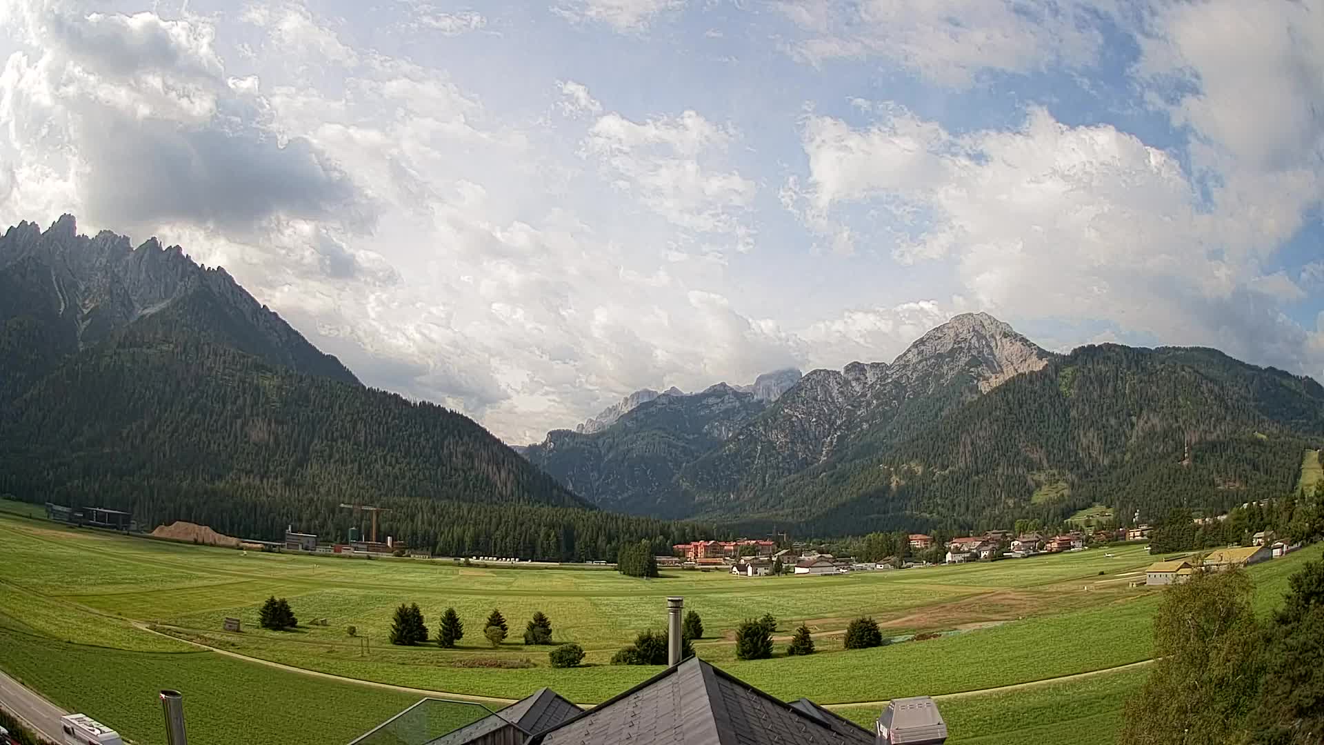 Webcam Toblach Dolomites – View from Hotel Rosengarten