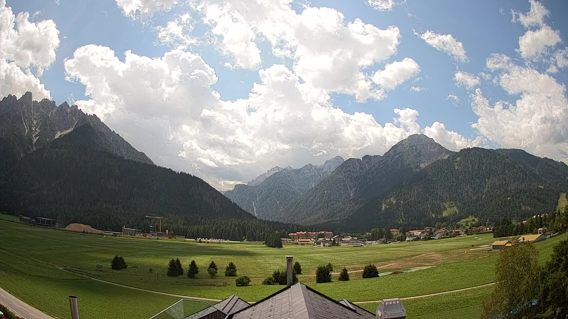 Web kamera Toblach Dolomiti – Pogled s Hotela Rosengarten