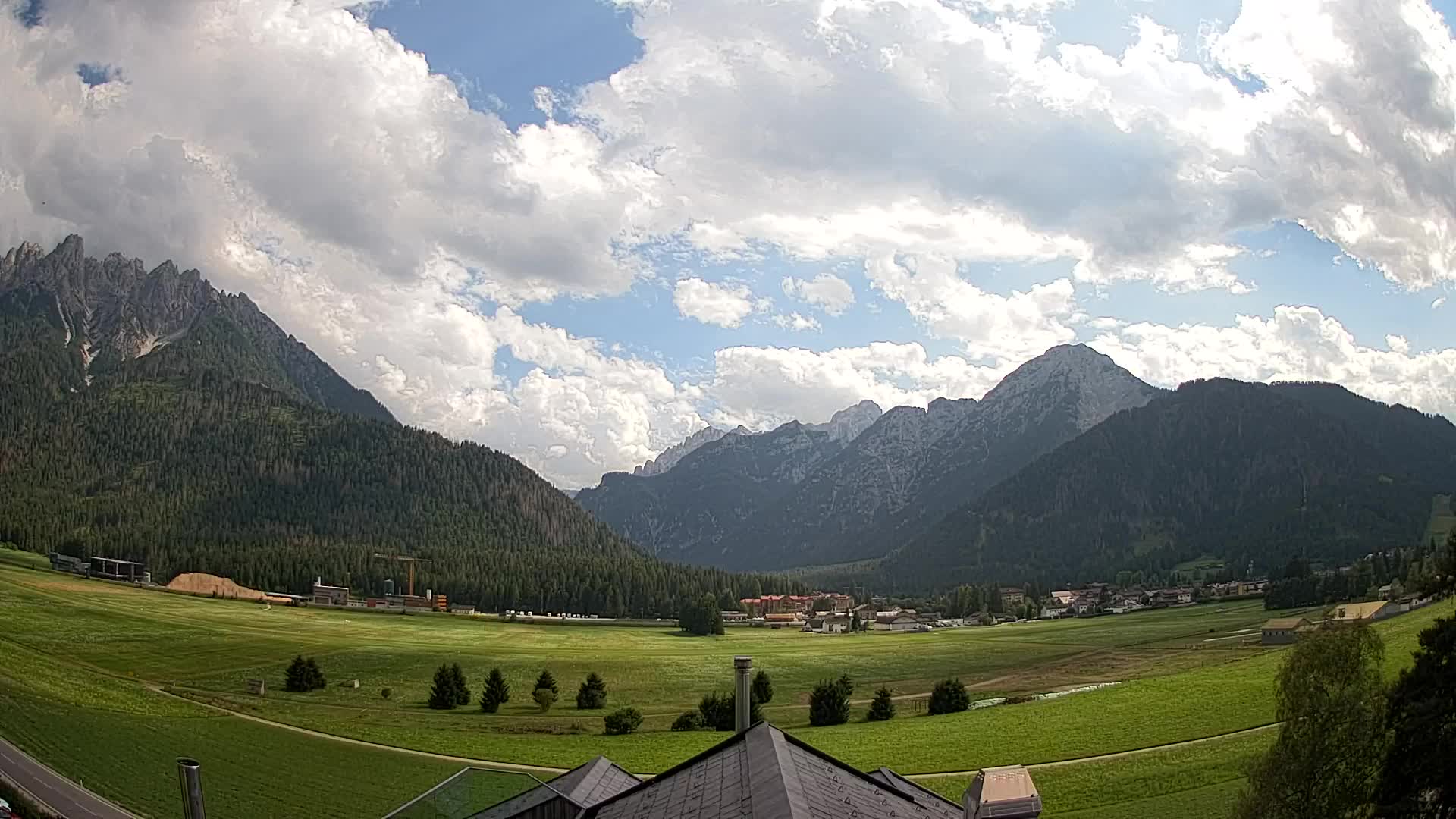 Web kamera Toblach Dolomiti – Pogled s Hotela Rosengarten