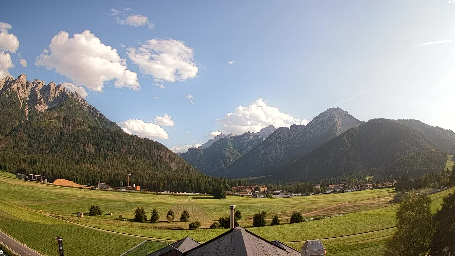 Webcam Toblach Dolomites – View from Hotel Rosengarten