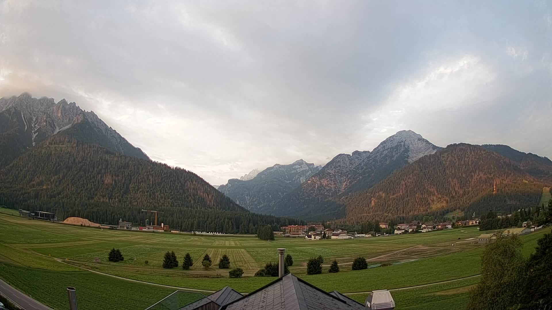Webcam Toblach Dolomites – View from Hotel Rosengarten