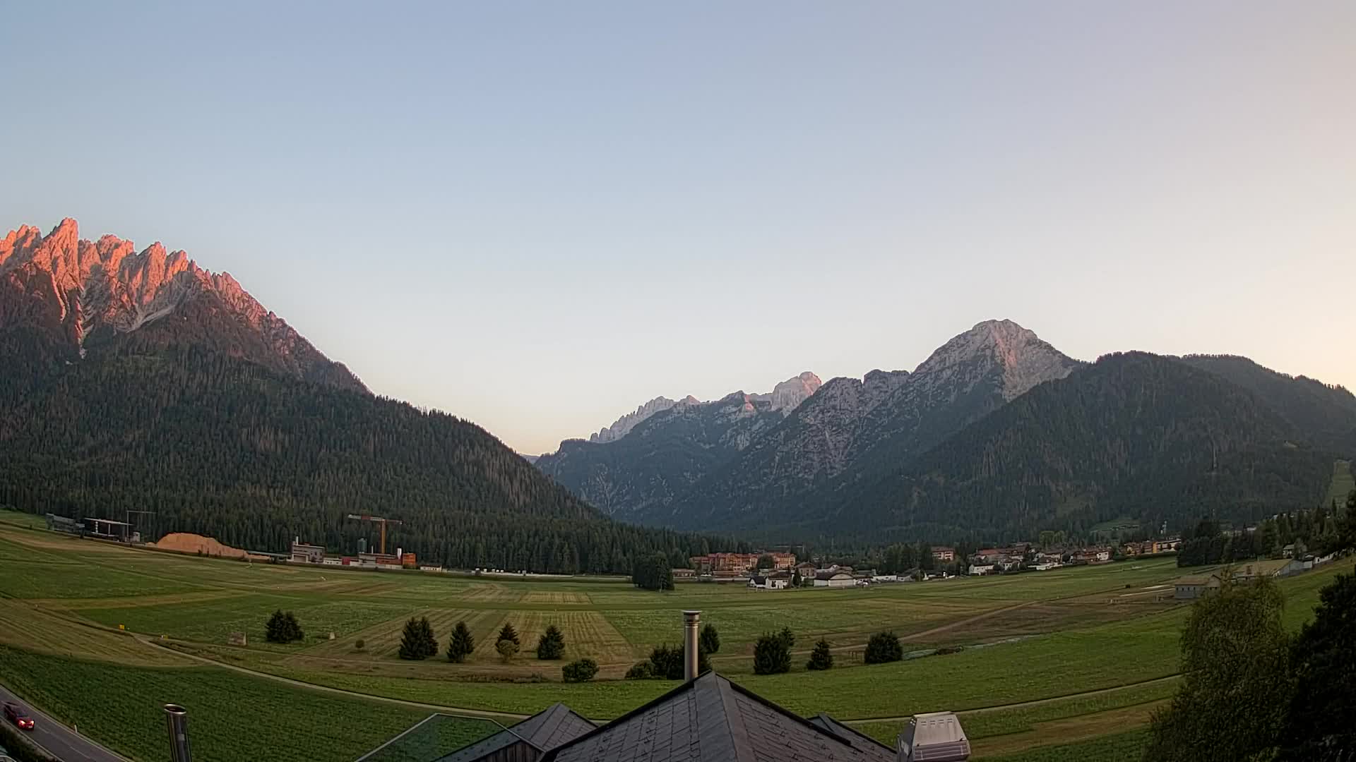 Web kamera Toblach Dolomiti – Pogled s Hotela Rosengarten