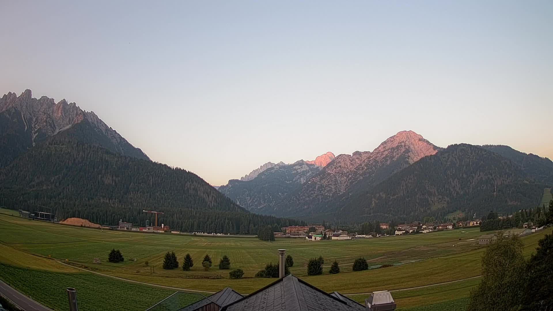 Spletna kamera Toblach Dolomiti – Pogled iz hotela Rosengarten