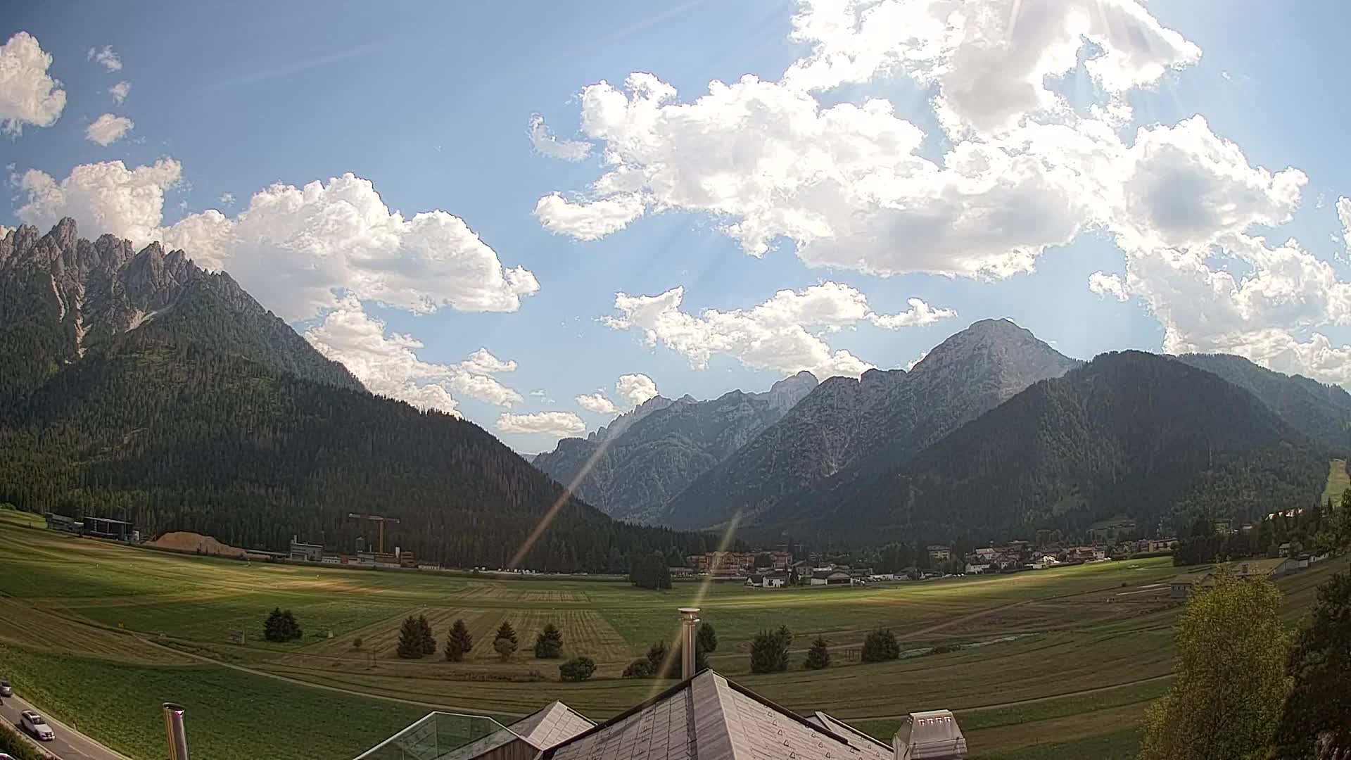 Spletna kamera Toblach Dolomiti – Pogled iz hotela Rosengarten