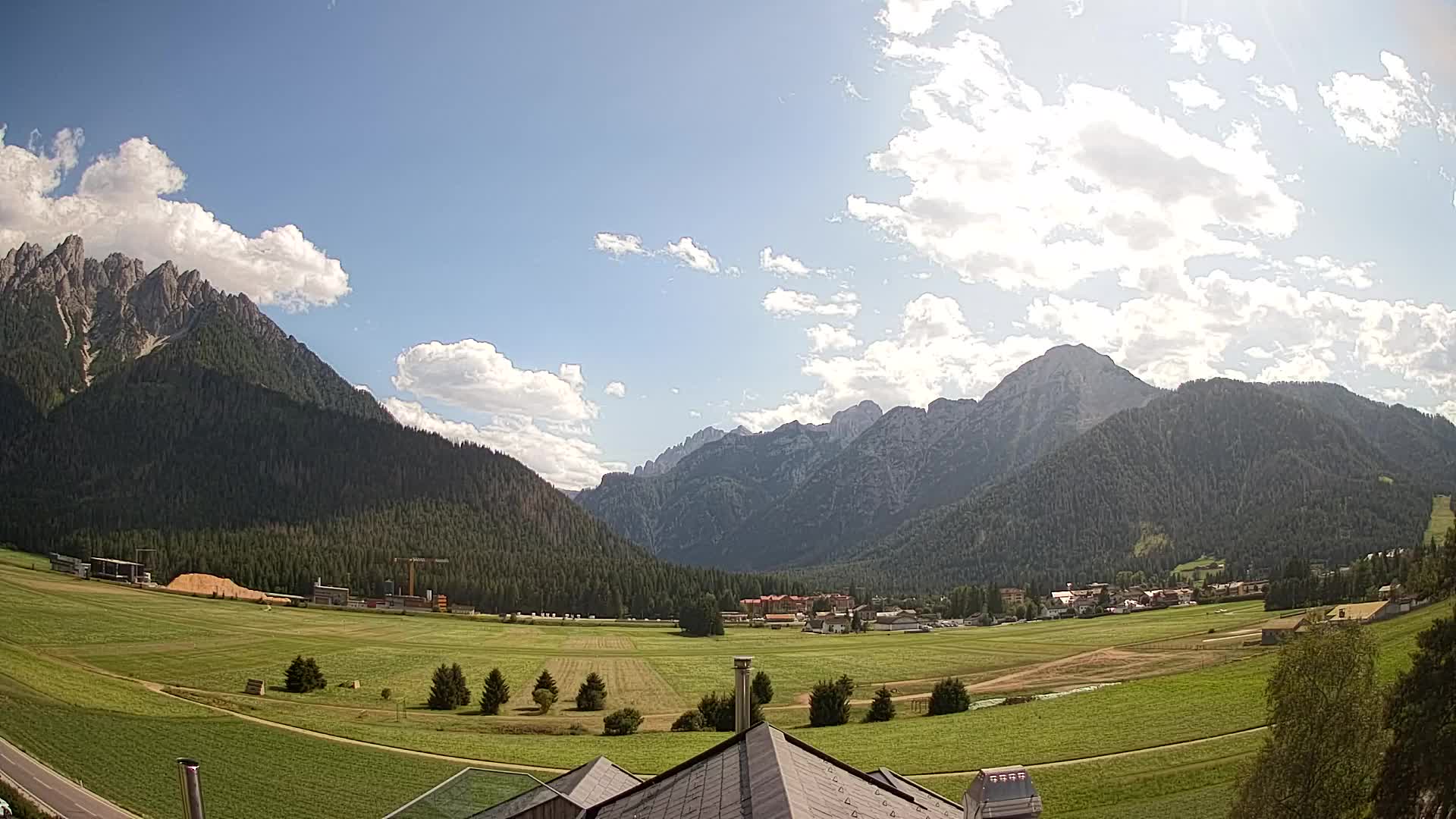 Webcam Toblach Dolomites – View from Hotel Rosengarten