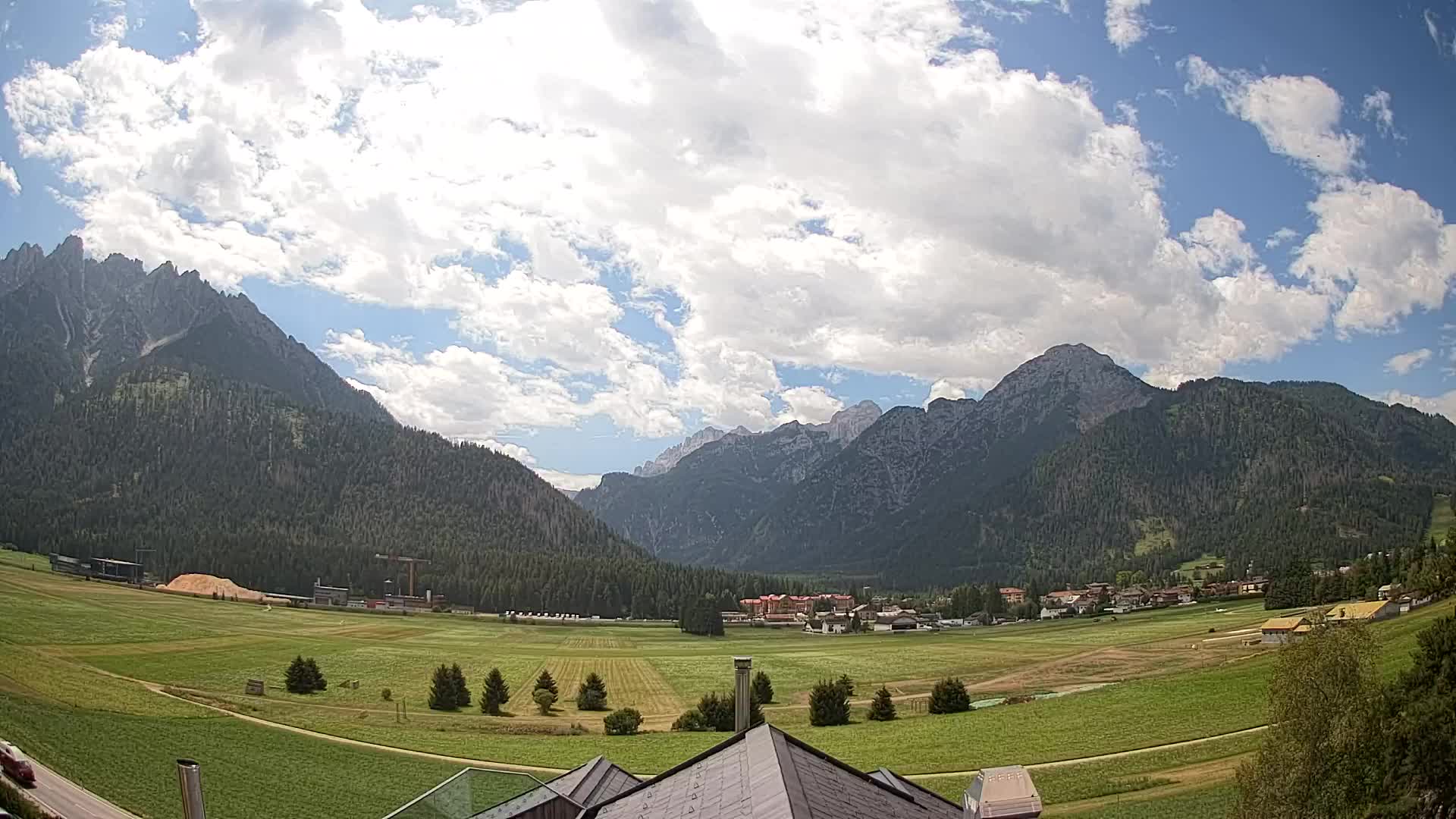 Web kamera Toblach Dolomiti – Pogled s Hotela Rosengarten