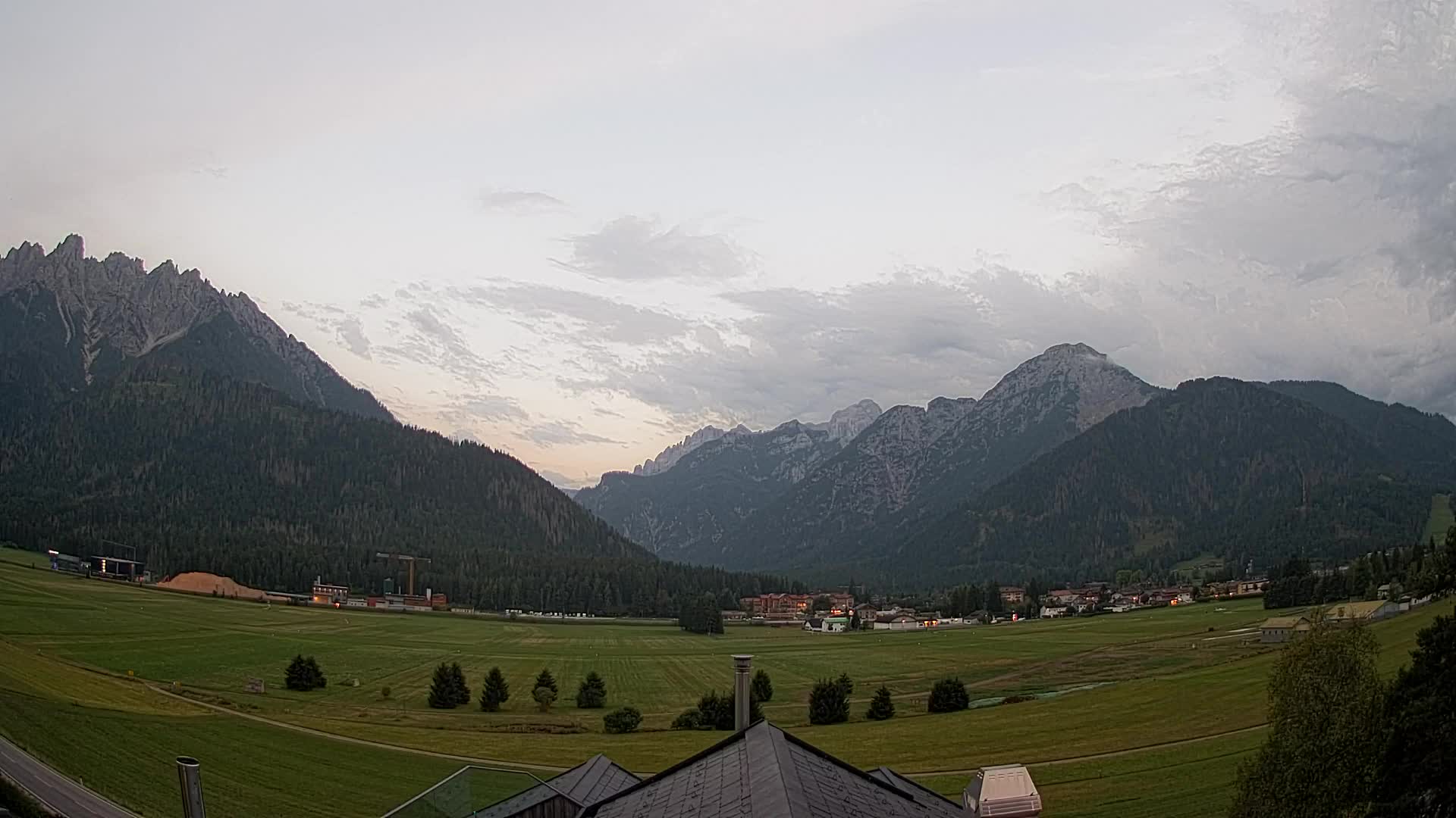Webcam Toblach Dolomites – View from Hotel Rosengarten